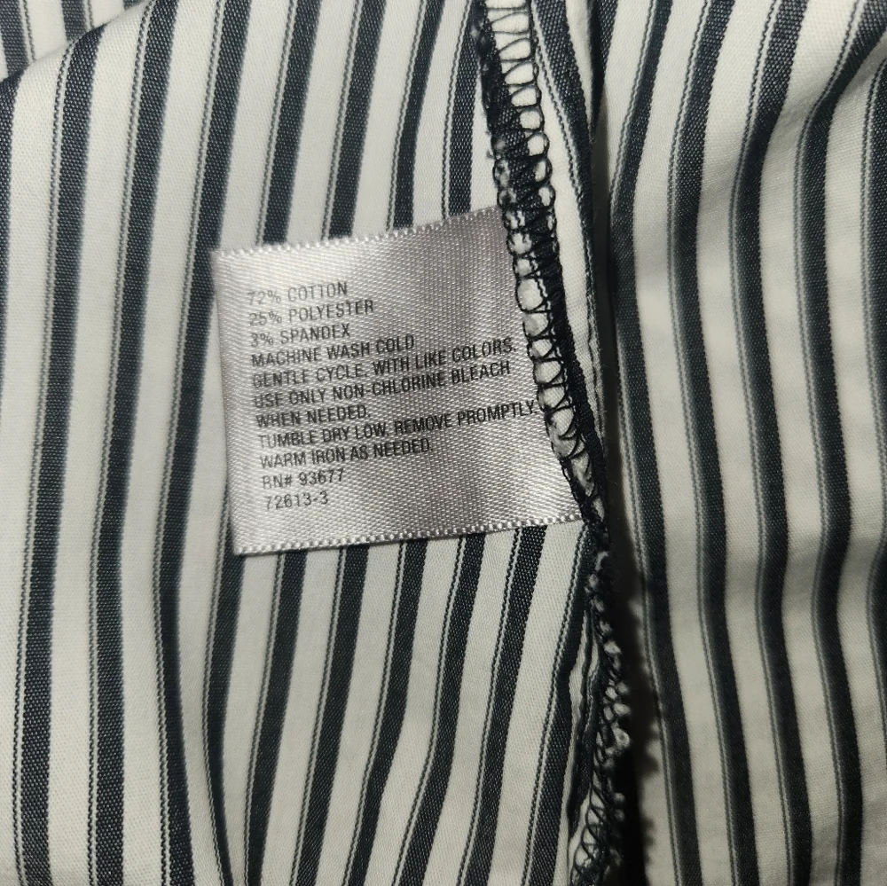 Black and White Striped Sleeveless Blouse SKU A08 - Picture 4 of 5